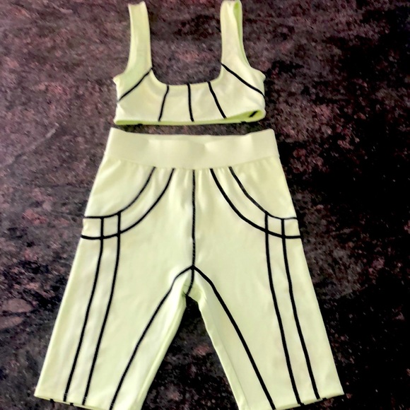 Justin Skye x H&M Cycling Shorts and  Sports Bra! - Picture 2 of 9